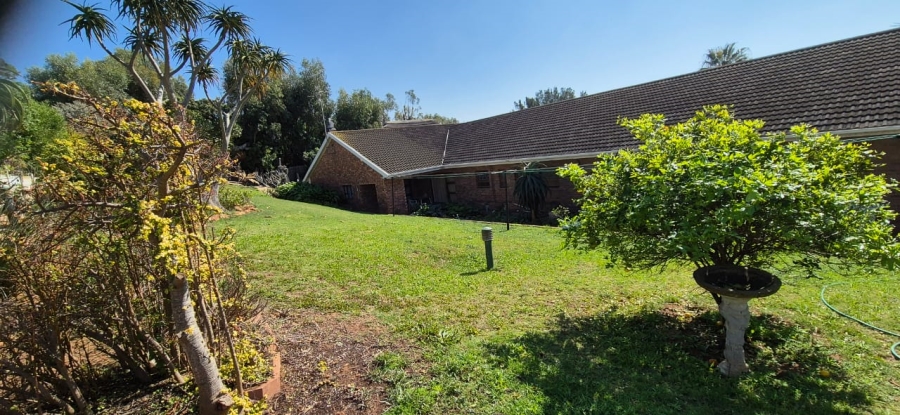 5 Bedroom Property for Sale in Summerstrand Eastern Cape
